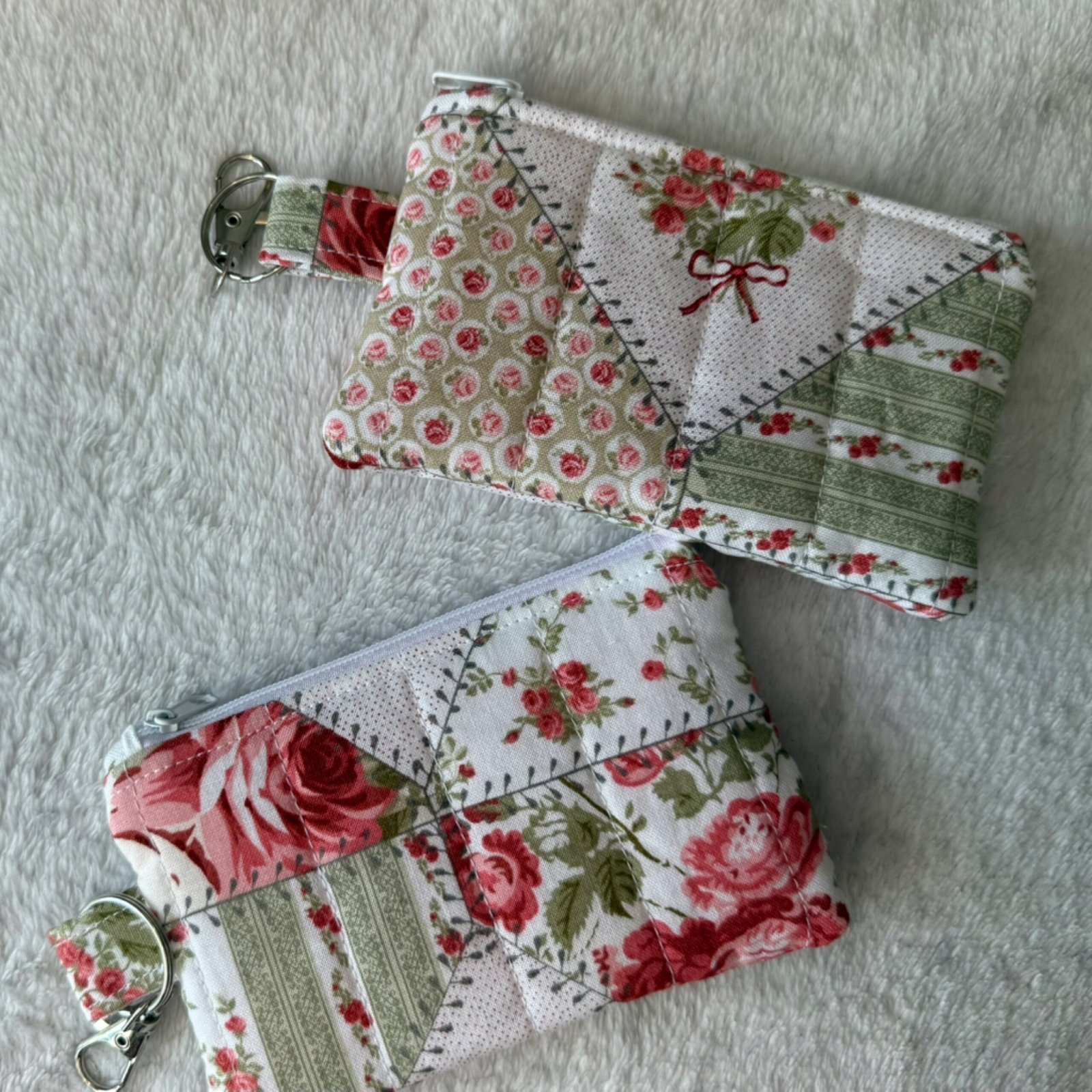 Quilted Keychain Wallet - rose patchwork